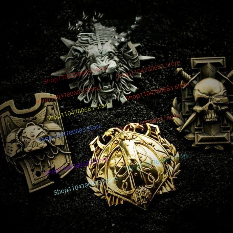 Men Accessories Collection - بروش شعار فصل الشرف من لعبة